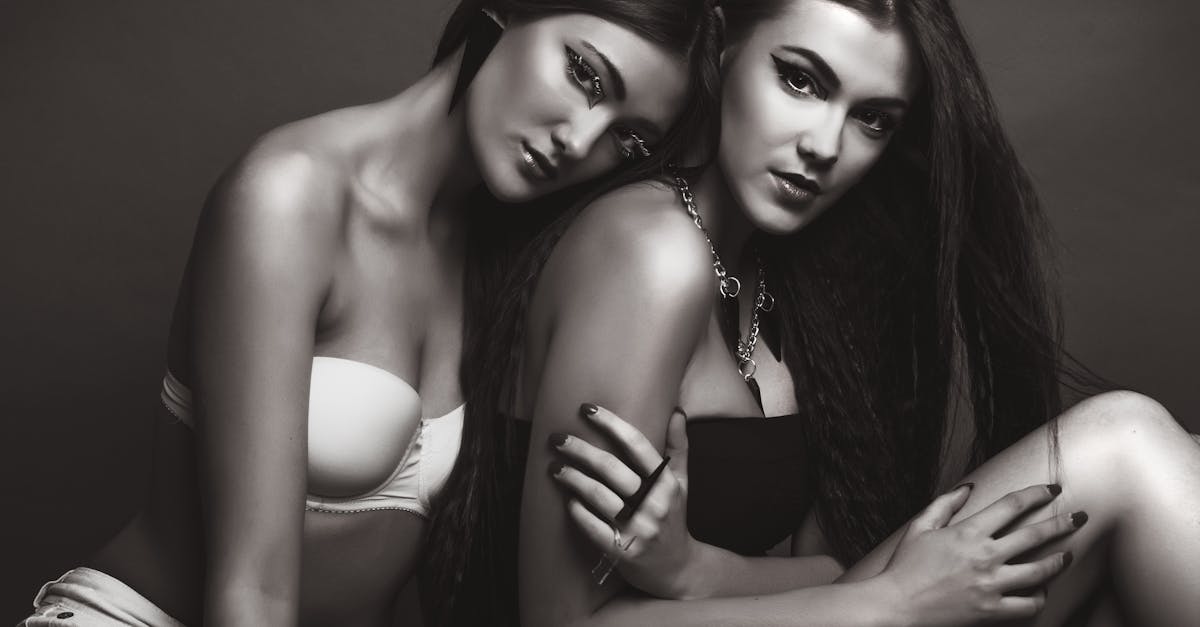 découvrez notre collection élégante de lingerie qui allie confort et sensualité. trouvez des pièces uniques qui subliment votre silhouette et expriment votre style personnel. faites de chaque jour une occasion spéciale avec notre sélection raffinée.