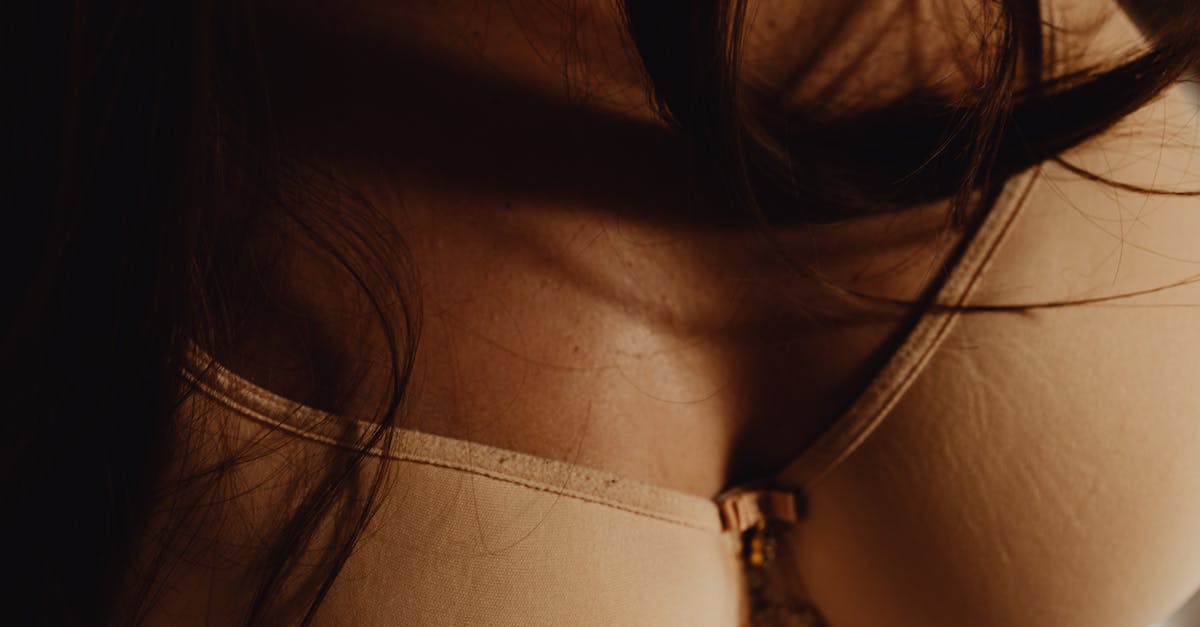 découvrez les tendances lingerie 2024 : styles incontournables, tissus innovants et couleurs audacieuses qui transformeront votre garde-robe. restez à la pointe de la mode et choisissez les pièces qui vous mettront en valeur avec élégance et confort.