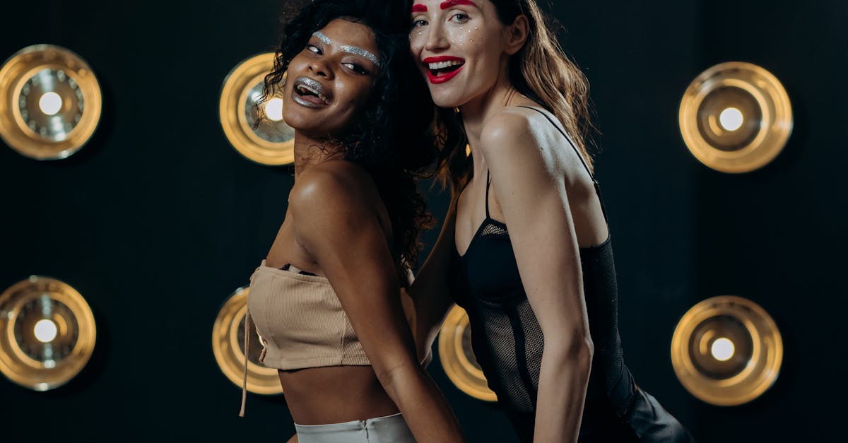 découvrez les tendances de lingerie 2024 : des styles audacieux aux matières innovantes, explorez les nouveautés qui réinventent l'élégance et le confort. suivez les dernières inspirations pour un look à la fois moderne et intemporel.