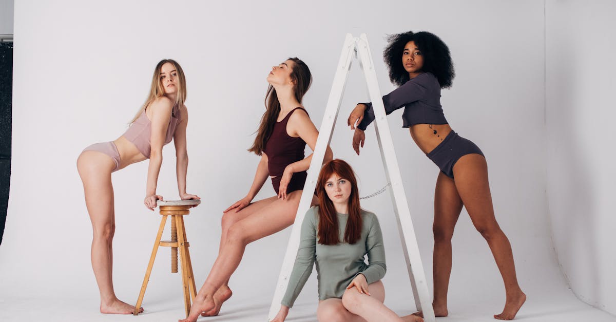 découvrez les dernières tendances en lingerie : styles, matériaux et couleurs incontournables pour sublimer votre collection. restez à la pointe de la mode avec nos conseils et sélections.