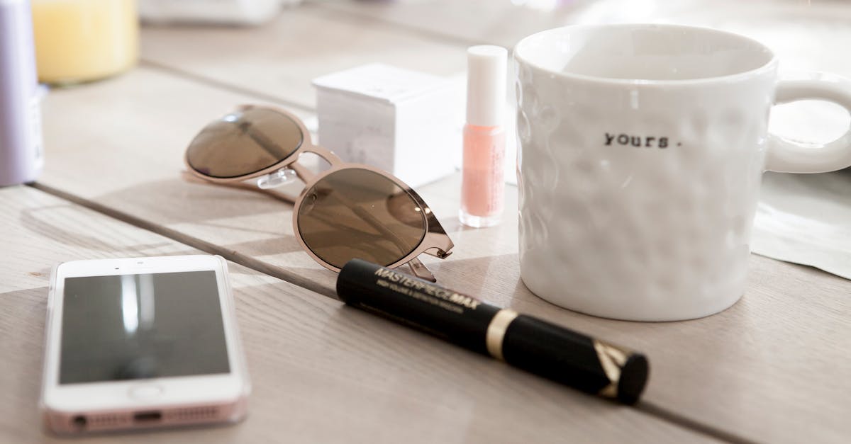 découvrez notre collection de rouges à lèvres, alliant couleur vibrante et confort exceptionnel. que vous préfériez un fini mat, satiné ou glossy, trouvez le lipstick parfait pour sublimer votre beauté et exprimer votre style unique. explorez nos teintes tendance et faites sensation à chaque occasion.