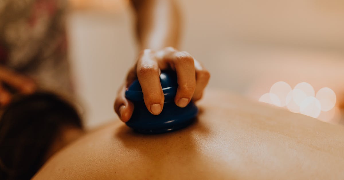 découvrez les bienfaits de l'acupression, une pratique ancestrale qui utilise la stimulation des points d'acupuncture pour soulager le stress, améliorer la circulation et favoriser le bien-être général. apprenez à intégrer cette méthode naturelle dans votre routine quotidienne.