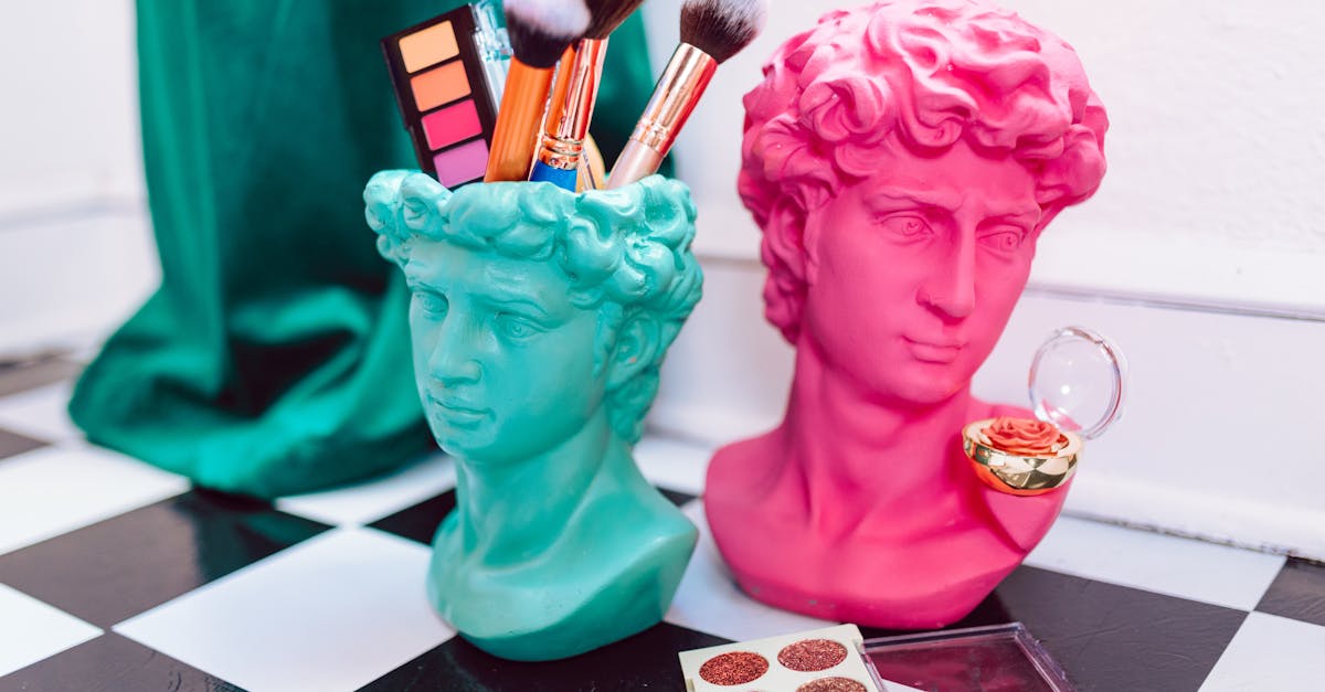 découvrez des astuces et conseils pour une organisation optimale de votre maquillage. transformez votre espace beauté en un lieu fonctionnel et esthétique avec nos solutions pratiques et inspirantes.