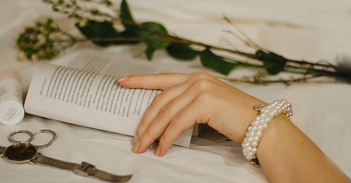 découvrez notre sélection d'accessoires de mode russes alliant élégance et tradition. chapeaux, bijoux et foulards inspirés de l'artisanat russe pour sublimer votre style!