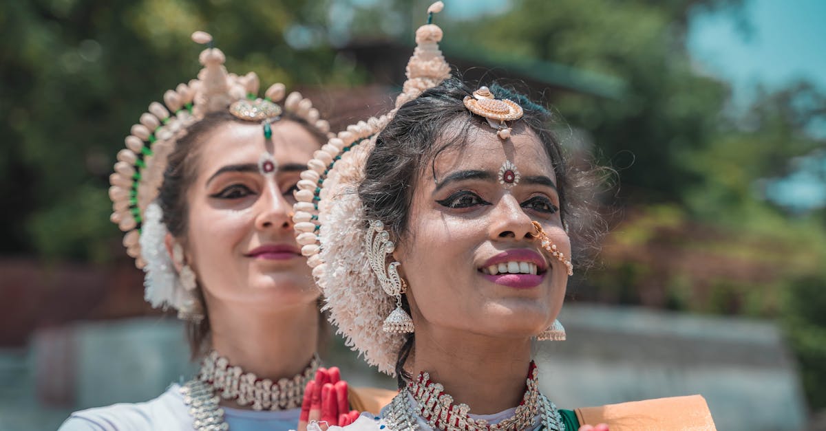 découvrez le pouvoir de shakti, l'énergie féminine divine qui représente la force, la créativité et la transformation. explorez son impact dans la spiritualité, la culture et le bien-être.