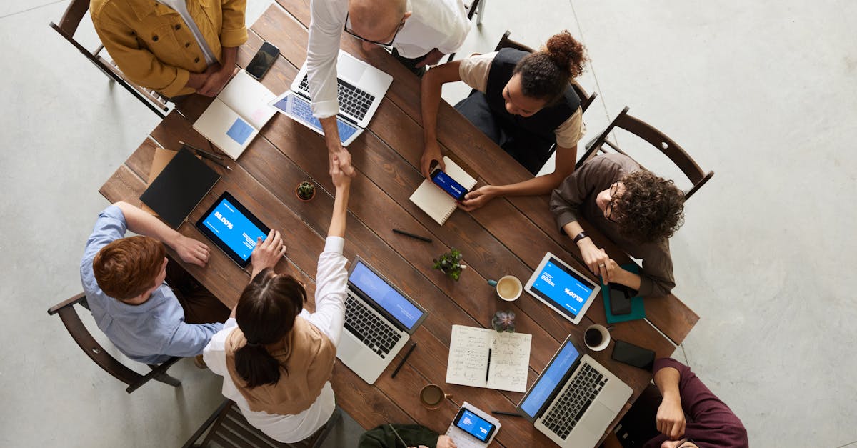 découvrez les clés d'un leadership efficace : stratégies, compétences essentielles et conseils pratiques pour inspirer et diriger avec succès votre équipe.