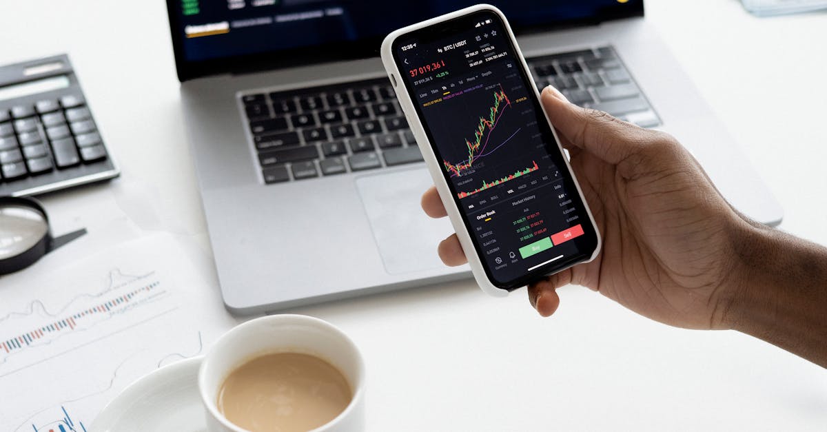 découvrez le trading : apprenez les bases, explorez les stratégies et maîtrisez les marchés financiers pour investir en toute confiance.